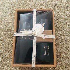 Rae Dunn Sake Set